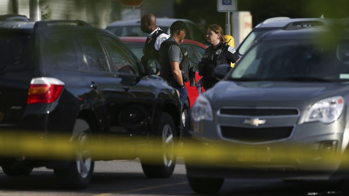 Mladík v supermarketu v Buffalu zavraždil deset lidí. Střelbu vysílal živě na internetu